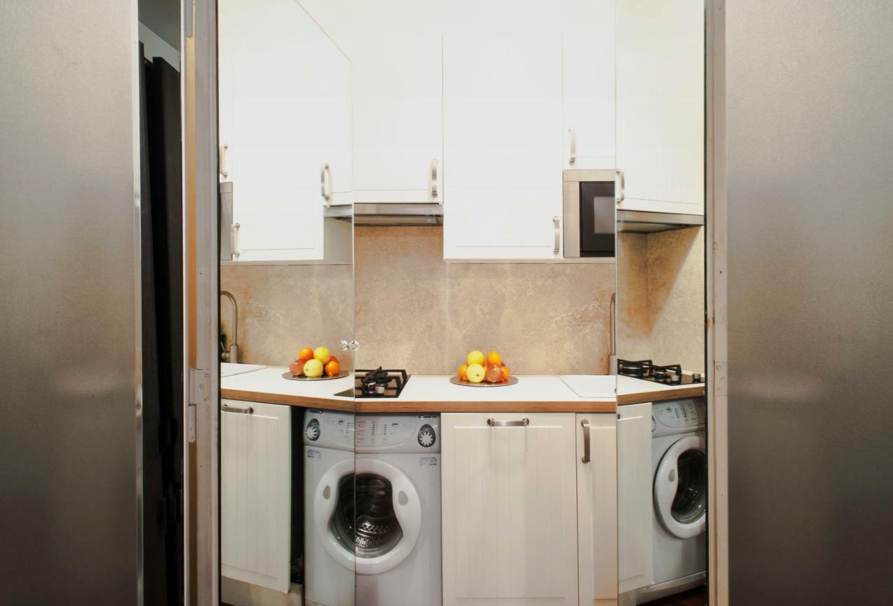 Santa Cecilia Apartment In Via Del Corso Rome Luaran gambar