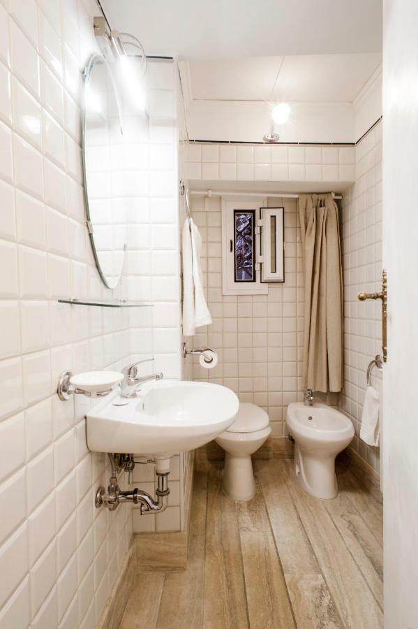 Santa Cecilia Apartment In Via Del Corso Rome Luaran gambar