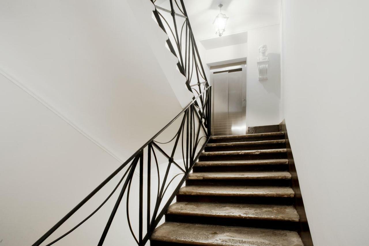 Santa Cecilia Apartment In Via Del Corso Rome Luaran gambar