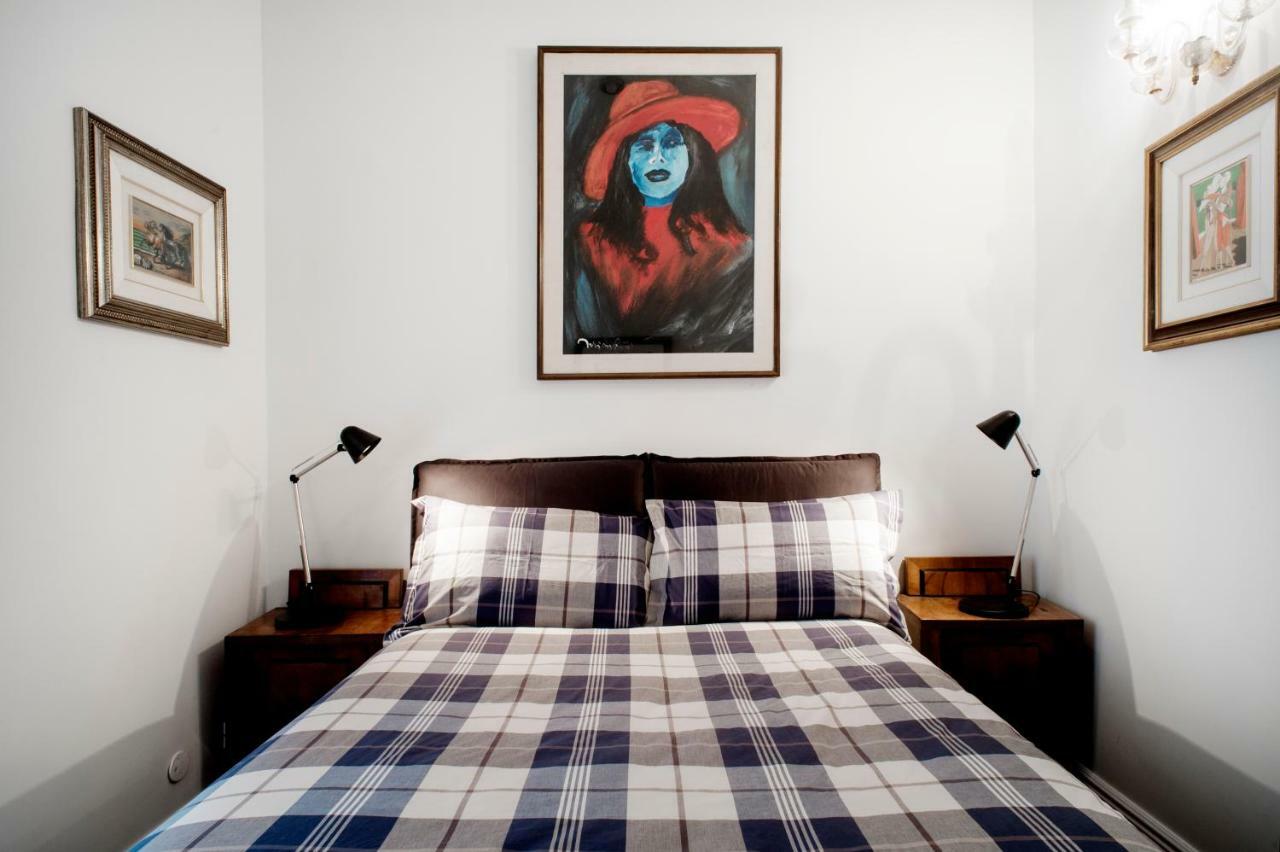 Santa Cecilia Apartment In Via Del Corso Rome Luaran gambar