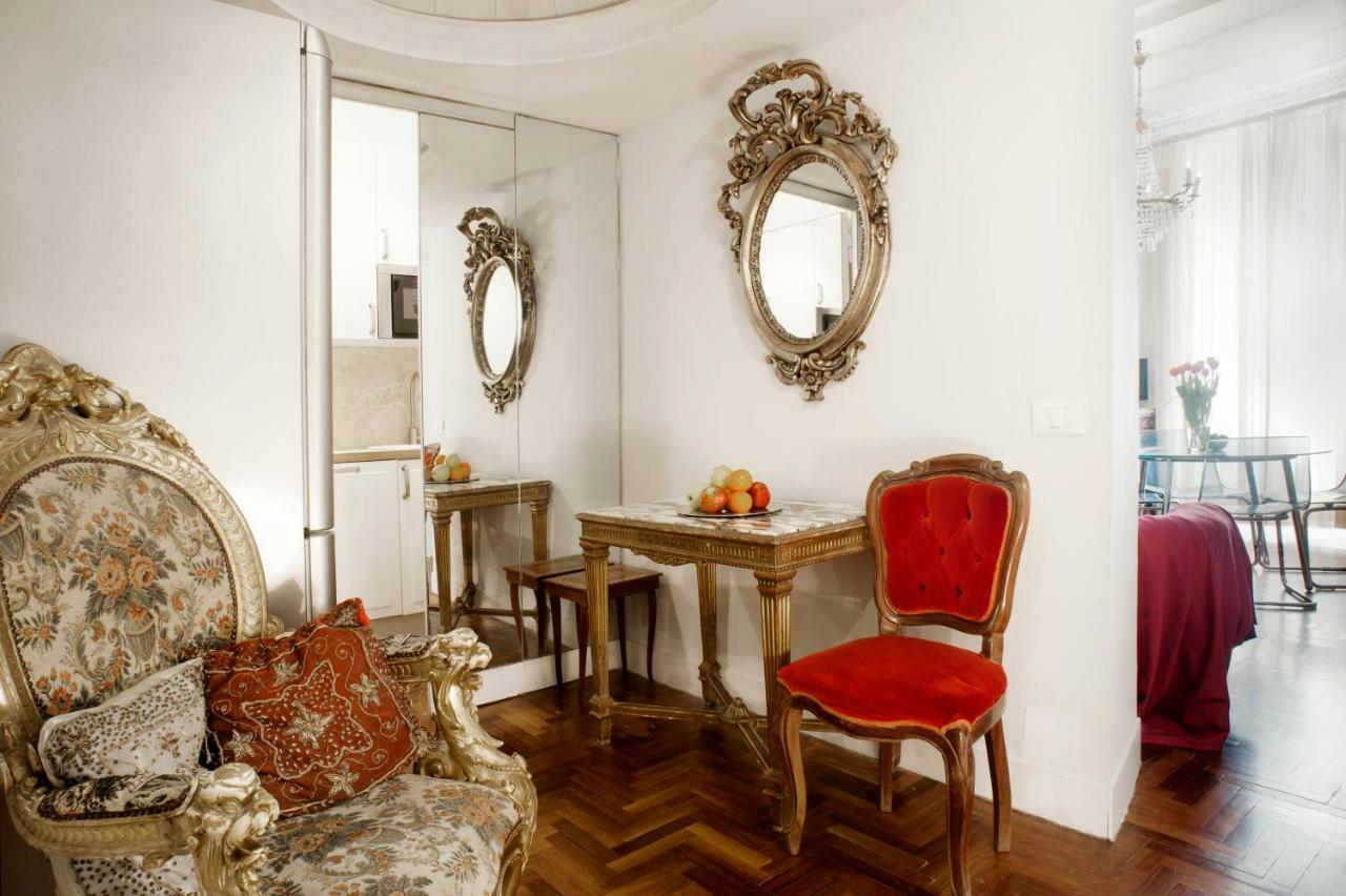 Santa Cecilia Apartment In Via Del Corso Rome Luaran gambar